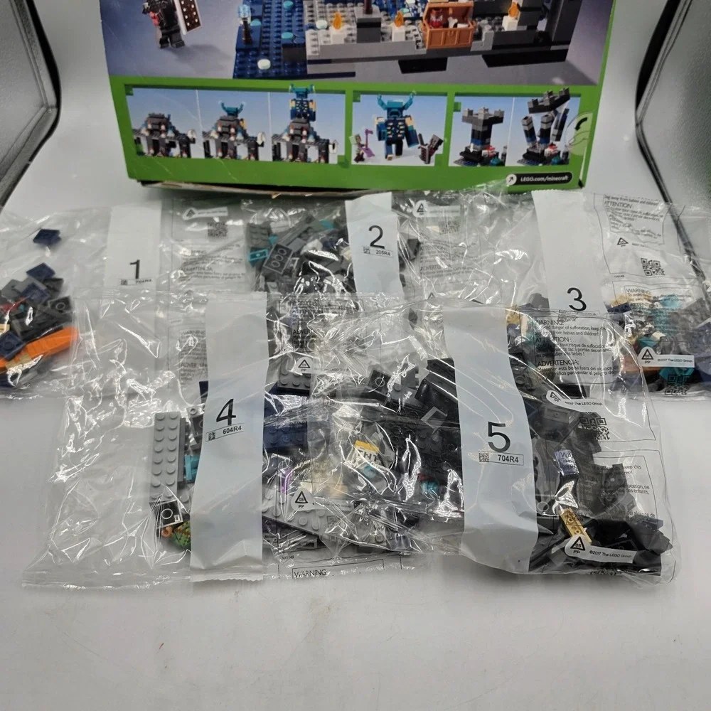 LEGO Minecraft 21246 The Deep Dark Battle 584pc Complete Open Box No Instruction